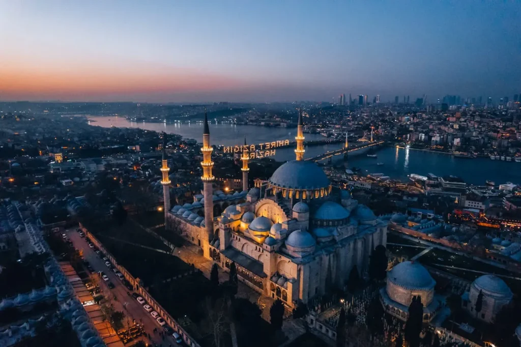 Süleymaniye Mosque - Featured Image